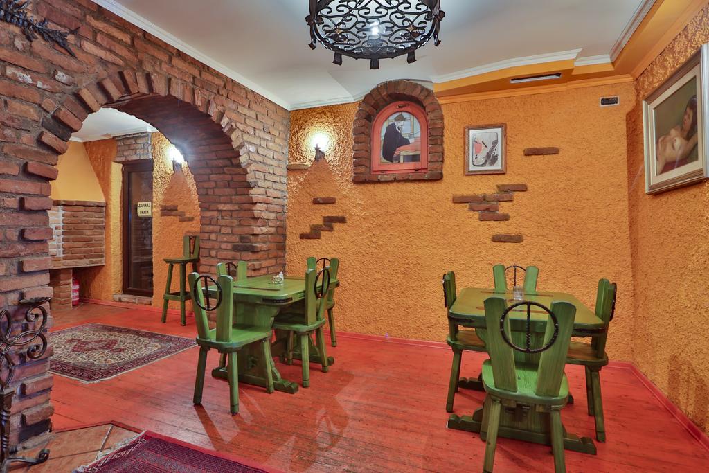 Casa Oasa -Accommodation , Pizzeria & Bar Марезиге Екстер'єр фото